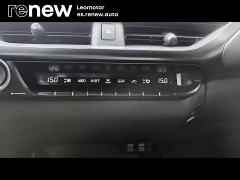 Lexus UX 2.0 250h Business City
