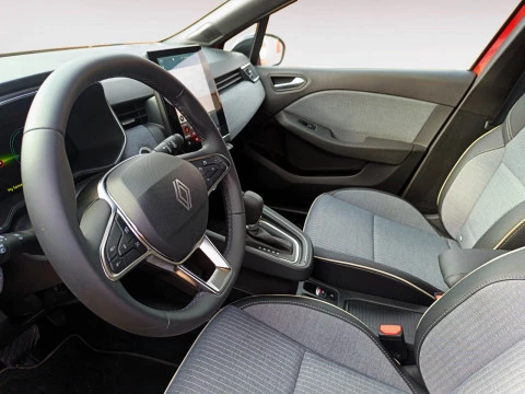 Renault Clio RENAULT CLIO TECHNO FULL HYBRID E-TECH 145 (103KW)