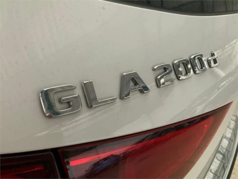 Mercedes-Benz GLA 200 D 