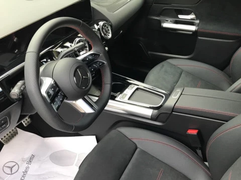 Mercedes-Benz GLA  250 e con tecnología híbrida EQ
