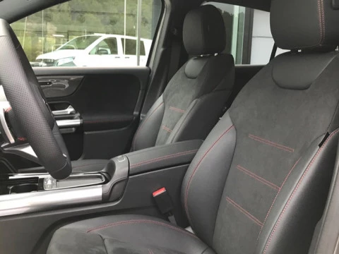 Mercedes-Benz GLA  250 e con tecnología híbrida EQ