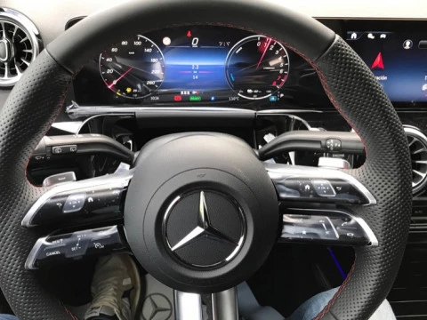 Mercedes-Benz GLA  250 e con tecnología híbrida EQ