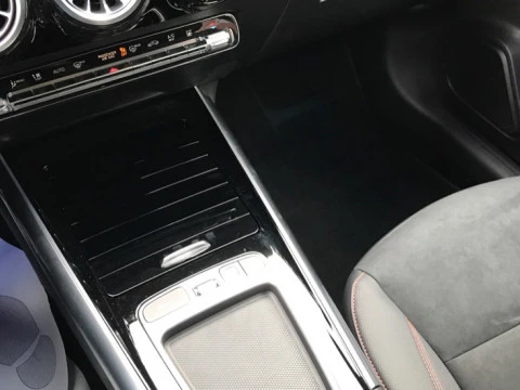 Mercedes-Benz GLA  250 e con tecnología híbrida EQ