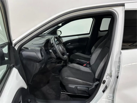 Toyota Aygo X Cross Play MT