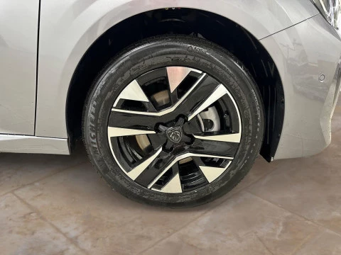 Peugeot 208 Allure Gasolina 100 S&S 6 Vel. MAN