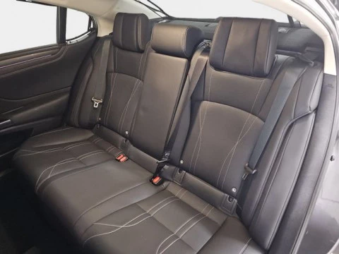 Lexus ES 2.5 300h Luxury