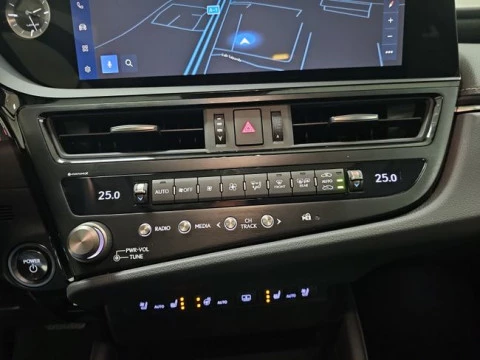 Lexus ES 2.5 300h Luxury