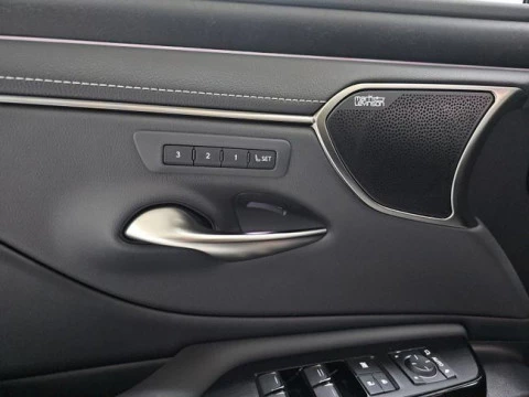 Lexus ES 2.5 300h Luxury