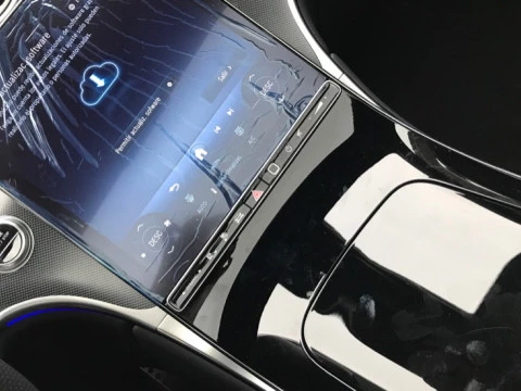 Mercedes-Benz GLC  300 de 4MATIC con tecnología híbrida