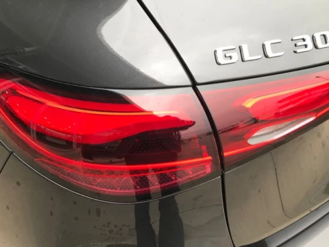 Mercedes-Benz GLC  300 de 4MATIC con tecnología híbrida