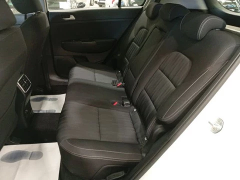 Kia Sportage 1.6 MHEV Business 100kW (136CV) 4x4