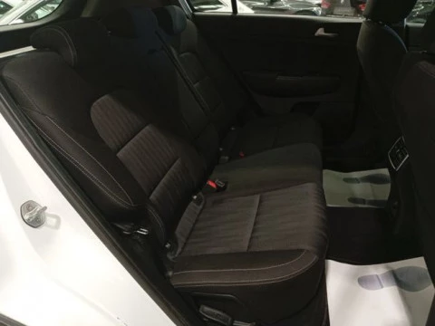 Kia Sportage 1.6 MHEV Business 100kW (136CV) 4x4