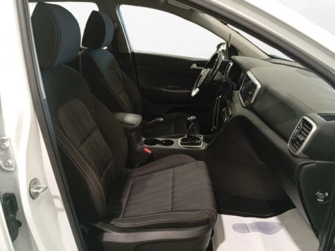 Kia Sportage 1.6 MHEV Business 100kW (136CV) 4x4