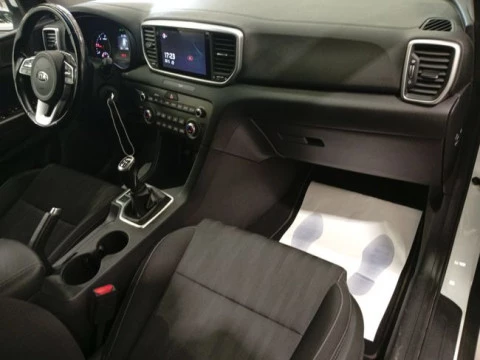 Kia Sportage 1.6 MHEV Business 100kW (136CV) 4x4