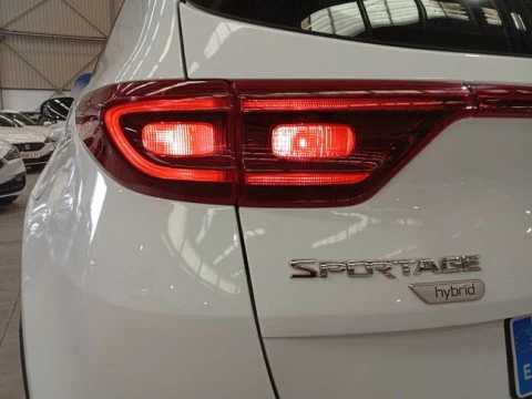 Kia Sportage 1.6 MHEV Business 100kW (136CV) 4x4