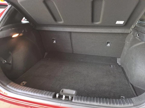 Kia Ceed 1.6 MHEV 100KW DRIVE 5P Kia Ceed 1.6 MHEV 100KW DRIVE 5P