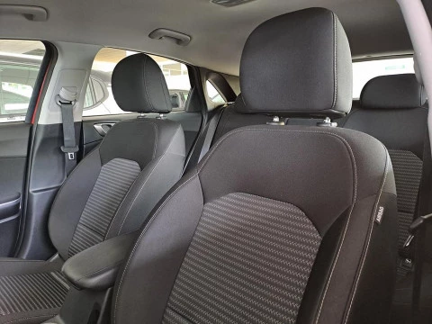 Kia Ceed 1.6 MHEV 100KW DRIVE 5P Kia Ceed 1.6 MHEV 100KW DRIVE 5P