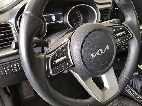 Kia Ceed 1.6 MHEV 100KW DRIVE 5P Kia Ceed 1.6 MHEV 100KW DRIVE 5P