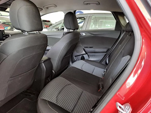 Kia Ceed 1.6 MHEV 100KW DRIVE 5P Kia Ceed 1.6 MHEV 100KW DRIVE 5P