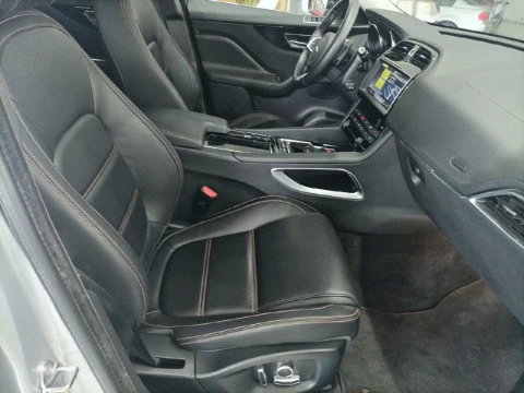 Jaguar F-Pace 2.0L i4D AWD Automático Prestige
