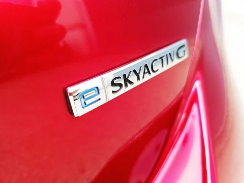 Mazda2 2023 E-SKYACTIV G 66 KW (90 CV) MT 2WD HOMURA BSM