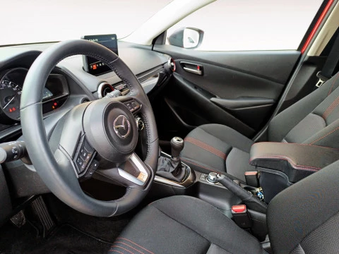 Mazda2 2023 E-SKYACTIV G 66 KW (90 CV) MT 2WD HOMURA BSM