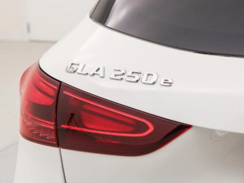 Mercedes-Benz Clase GLA 1.3 GLA 250 E DCT 218 5P