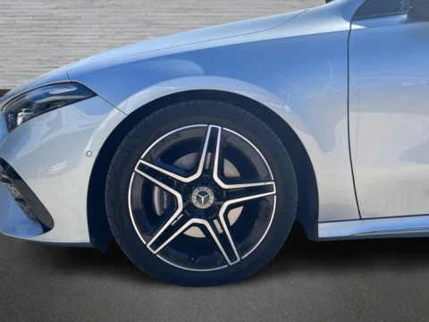 Mercedes-Benz Clase A  200 d Sedán