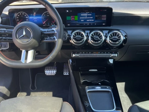 Mercedes-Benz Clase A  200 d Sedán