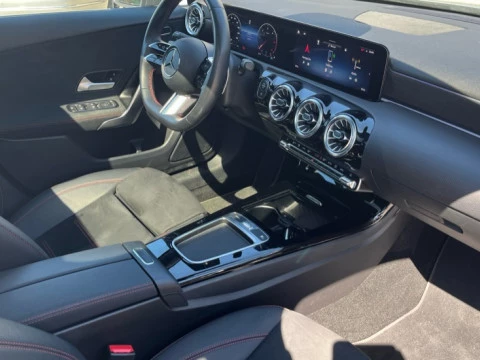 Mercedes-Benz Clase A  200 d Sedán