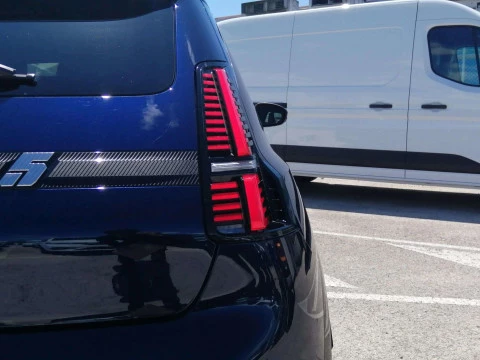 Renault R5 E-Tech R5 Iconic cinq autonomia confort 110 kW