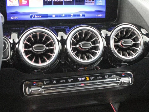 Mercedes-Benz GLA 200D