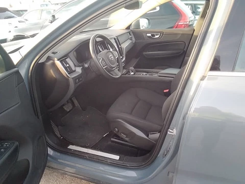 Volvo XC60 2.0 B4 D Momentum Pro Auto