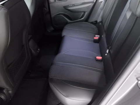 Peugeot e-2008 Eléctrico GT 156 (115kW)