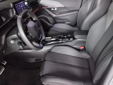 Peugeot e-2008 Eléctrico GT 156 (115kW)