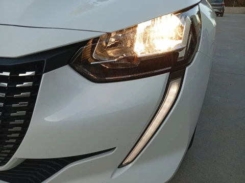 Peugeot 208 BlueHDi 73kW (100CV) Active