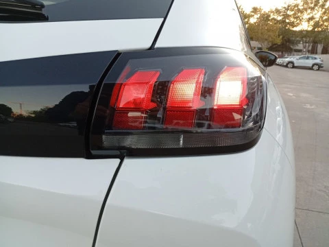 Peugeot 208 BlueHDi 73kW (100CV) Active