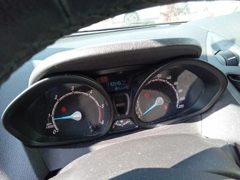 Ford Transit Courier Van 1.5 TDCi 71kW Trend
