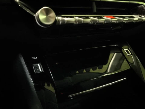 Peugeot 208 PureTech 100 Allure 75 kW (100 CV)