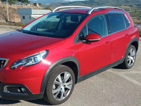 Peugeot 2008 Allure 1.6 BlueHDi 88KW (120CV) S&S Peugeot 2008 Allure 1.6 BlueHDi 88KW (120CV) S&S