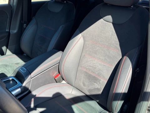 Mercedes-Benz GLA  250 e