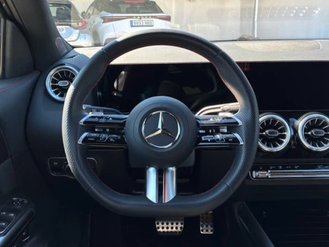 Mercedes-Benz GLA  250 e