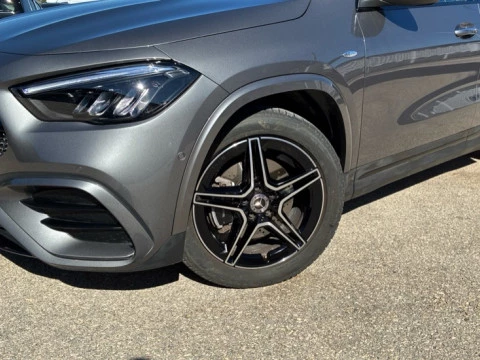 Mercedes-Benz GLA  250 e