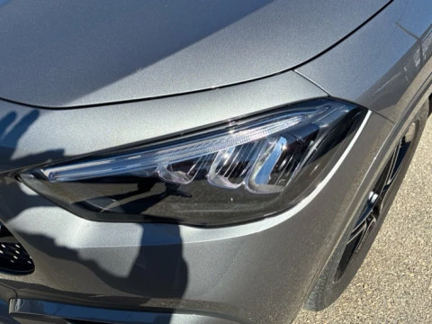 Mercedes-Benz GLA  250 e