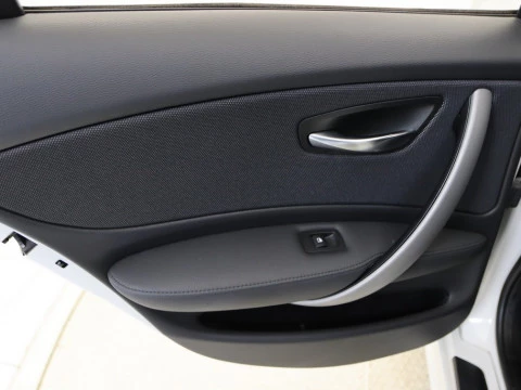 BMW SERIES 1 118D 5P