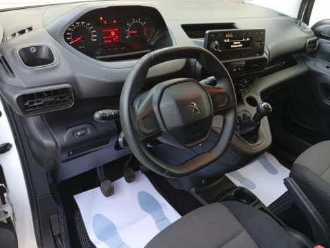 Peugeot Partner Pro Standard 600kg BlueHDi 73kW