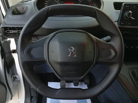 Peugeot Partner Pro Standard 600kg BlueHDi 73kW