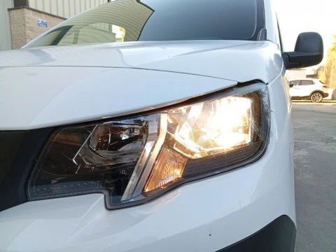 Peugeot Partner Pro Standard 600kg BlueHDi 73kW