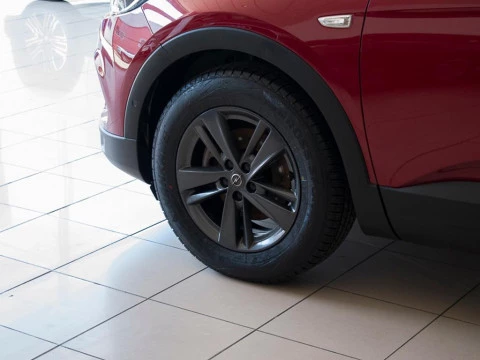 Opel Grandland X 1.2 TURBO DESIGN & TECH 5P