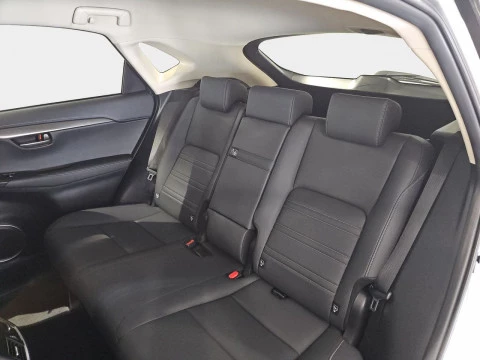 Lexus NX 2.5 300h Premium 2WD